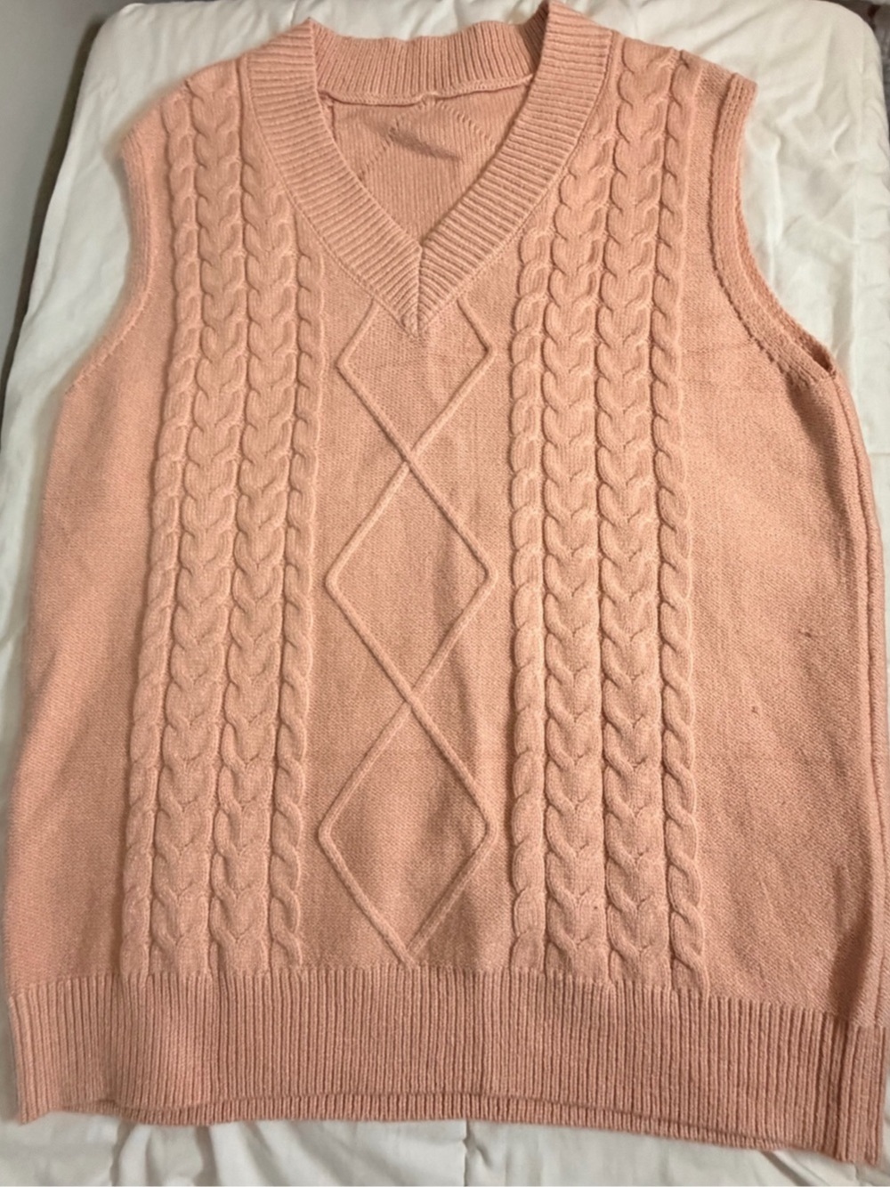 Cable Knit V-Neck Sweater Vest in Pink Size Large Like New